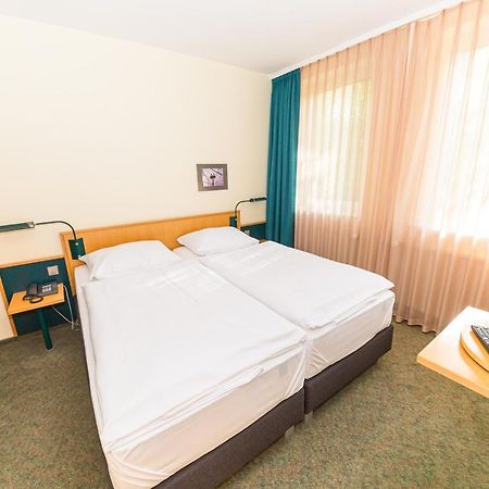 Akzent Parkhotel Trebbin Екстериор снимка