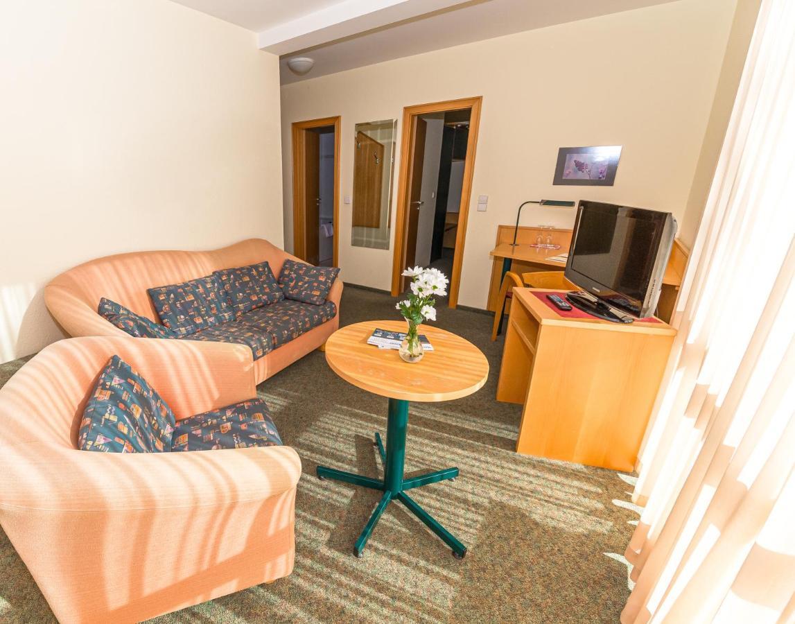 Akzent Parkhotel Trebbin Екстериор снимка