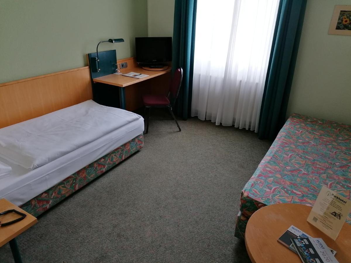 Akzent Parkhotel Trebbin Екстериор снимка
